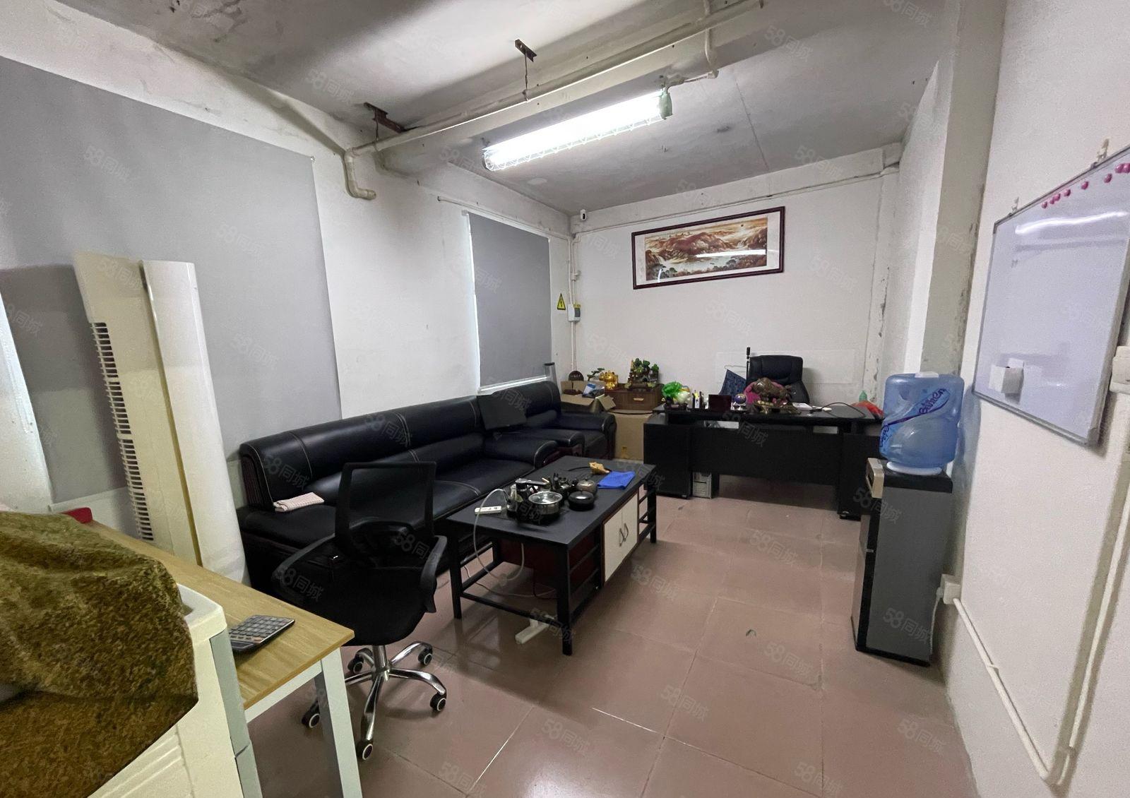 丹竹头 一楼厂房 180平米 适合仓库五金电商