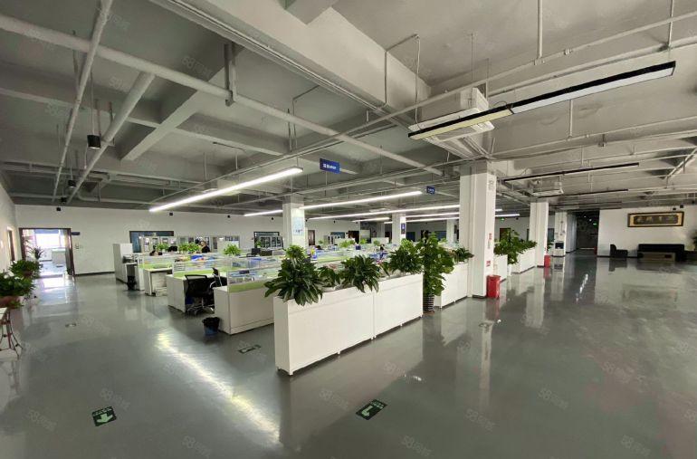 布吉地铁口 红本厂房可以围独门独院 带豪华精装修办公 可分