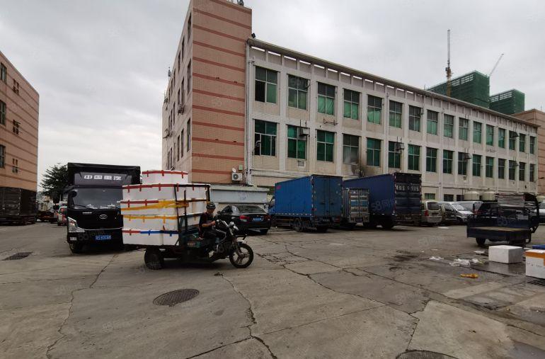 独门独院布吉信义标准厂房1000平出租 公摊小原房东带红本