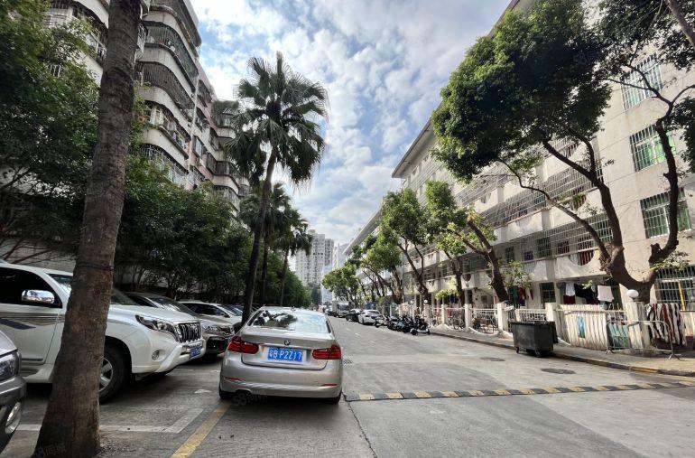 布吉大芬厂房出租200至1800平方含宿舍地铁口红本直租