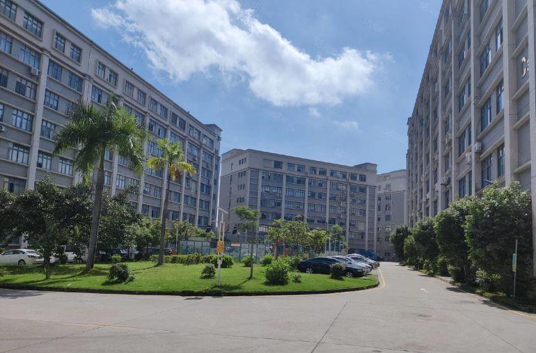 布吉李朗红本厂房仓库2000平出租，带现成装修 可办环评