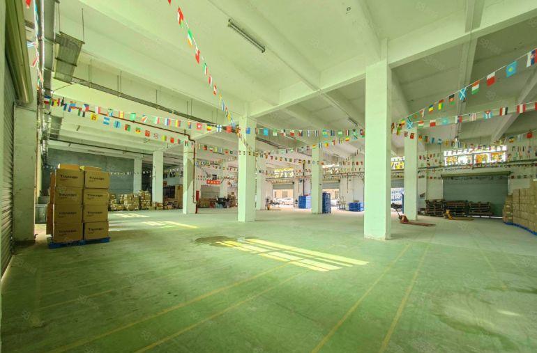 布吉地铁口36元起一楼1000平厂房出租仓库出租大小可分租