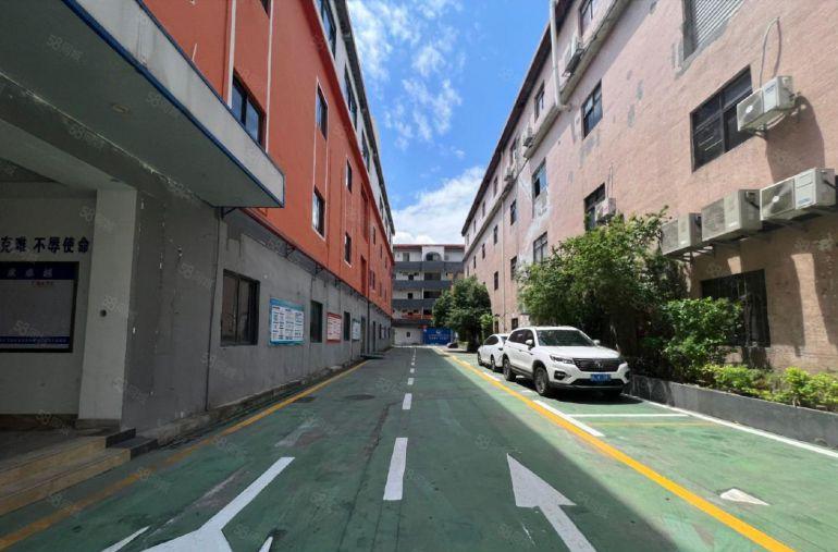 布吉红本独门独院厂房1200平方一楼仓库带豪华装修办公室出租