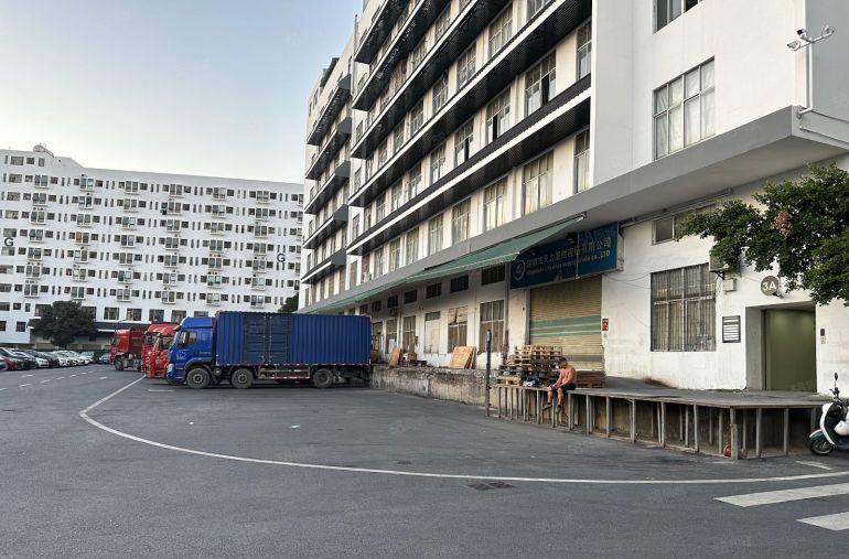 一楼高6米布吉地铁站旁大型园区8000平精装修重工业厂房出租