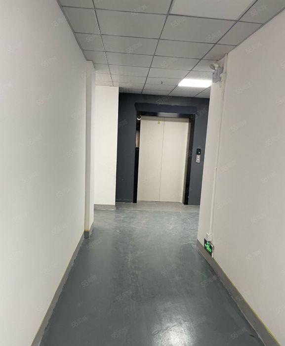 南岭科技园一二楼厂房出租 每层1150平（可分租）