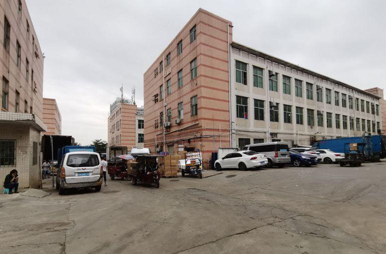 独门独院布吉信义标准厂房1000平出租 公摊小原房东带红本