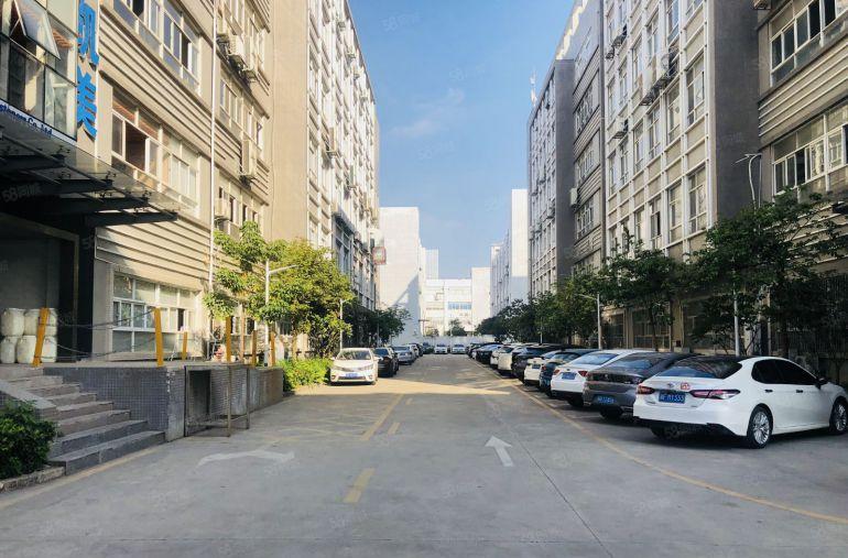 布吉石芽岭地铁口原房东工业园楼上500平带装修办公室厂房出租