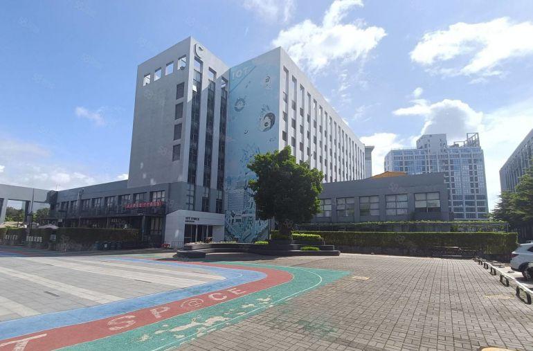 25块起租 布吉红本园区研发办公仓库二楼1200平厂房出租