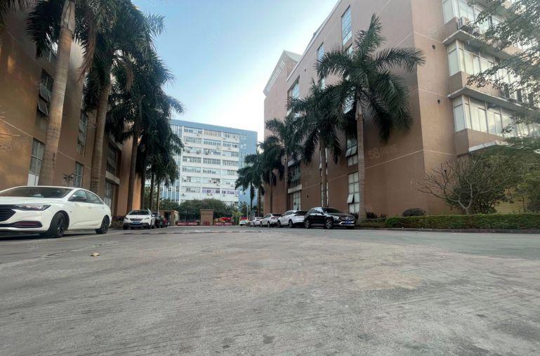 布吉上李朗主干道旁厂房出租2000平，带精装修办公室无尘车间