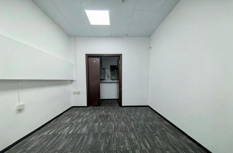 布吉上李朗地铁口工业园楼上500平精装修办公室仓库