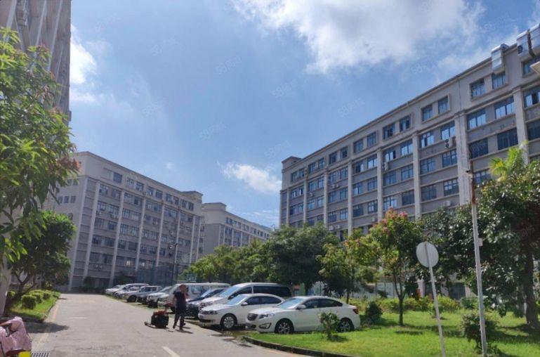 布吉厂房仓库一楼1200平出租，带装修，厂房前后开门