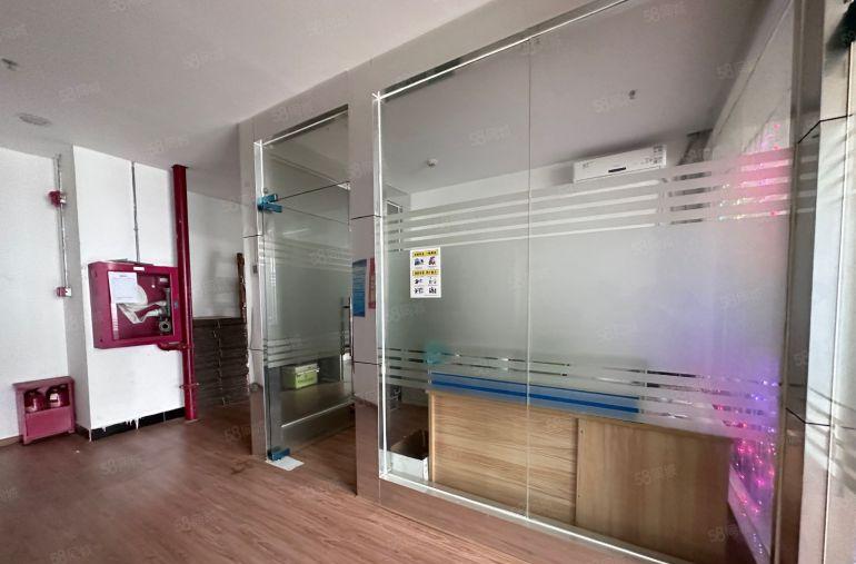 光明高新园区338平精装厂房，适合办公贸易研发 无转让费