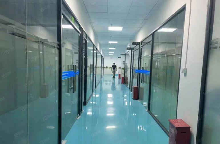 光明村委厂房出租4500平车间干净明亮适合电子，设备，显示屏