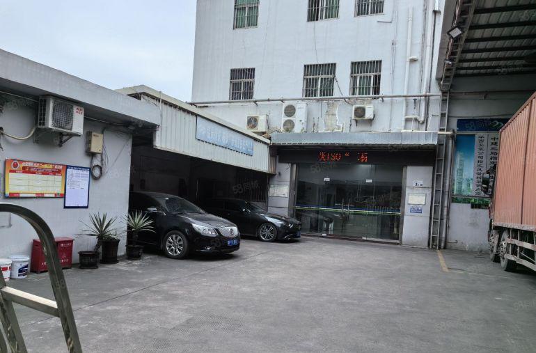 光明北环大道边独院钢构12米高，5部航车，一栋办公楼空地大。