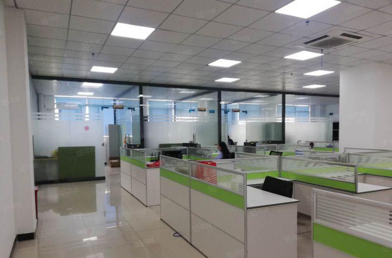 公明蒋石原显示屏厂出租（2400平5吨货梯，食宿配套齐全）