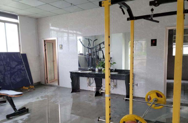 光明公明厂房，仓库出租1650平精装（中间无柱，使用率极高）