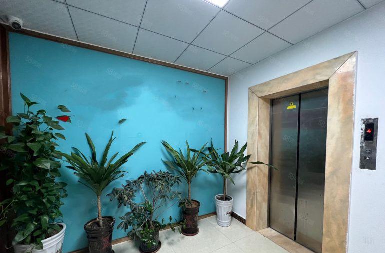 光明大街地铁站3楼600平4楼400平豪装 车位充足