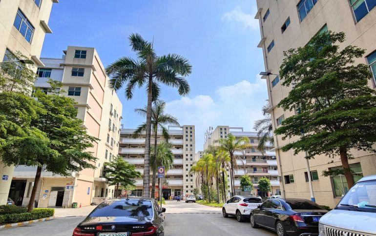 公明新出原房东花园式厂房2000平。随时看房