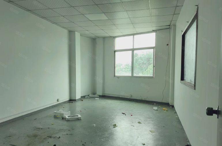 光明公明东坑重工业厂房出租（2楼550平一整层，现成吊机口）