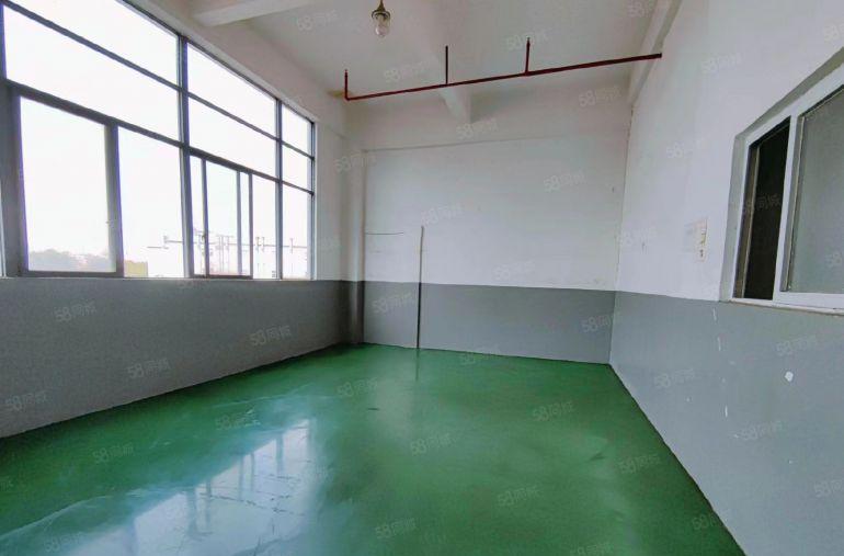 今日靓盘原房东厂房1000平车间干净明亮适合电子，CNC等