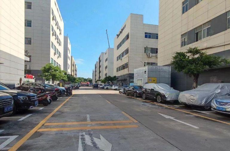 光明科技园原房东红本精装修5000平方厂房办公超大空地低价出