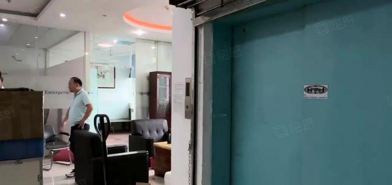 光明甲子塘精装厂房1600平，全吊顶，水电齐全，大型园区