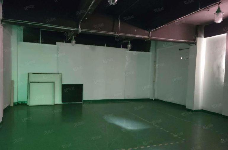 公明田寮精装厂房（1550平一整层，大气前台，隔好的办公室）