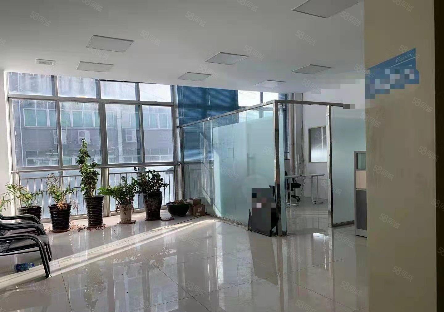 光明新出豪华装修厂房出租，1460平，园区形象好，停车位充足