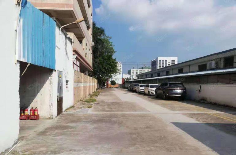 公明原房东厂房出租（3层8100平单层2700，空地超大）