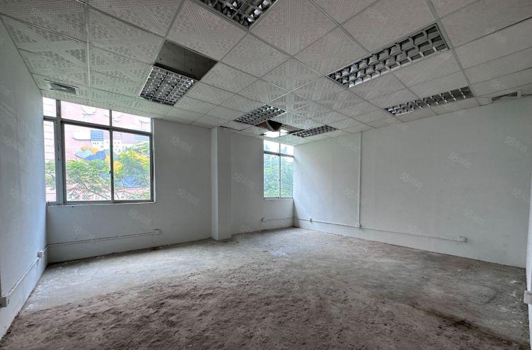 公明经典两层小独院2000平，空地2000平，好招工，高速口