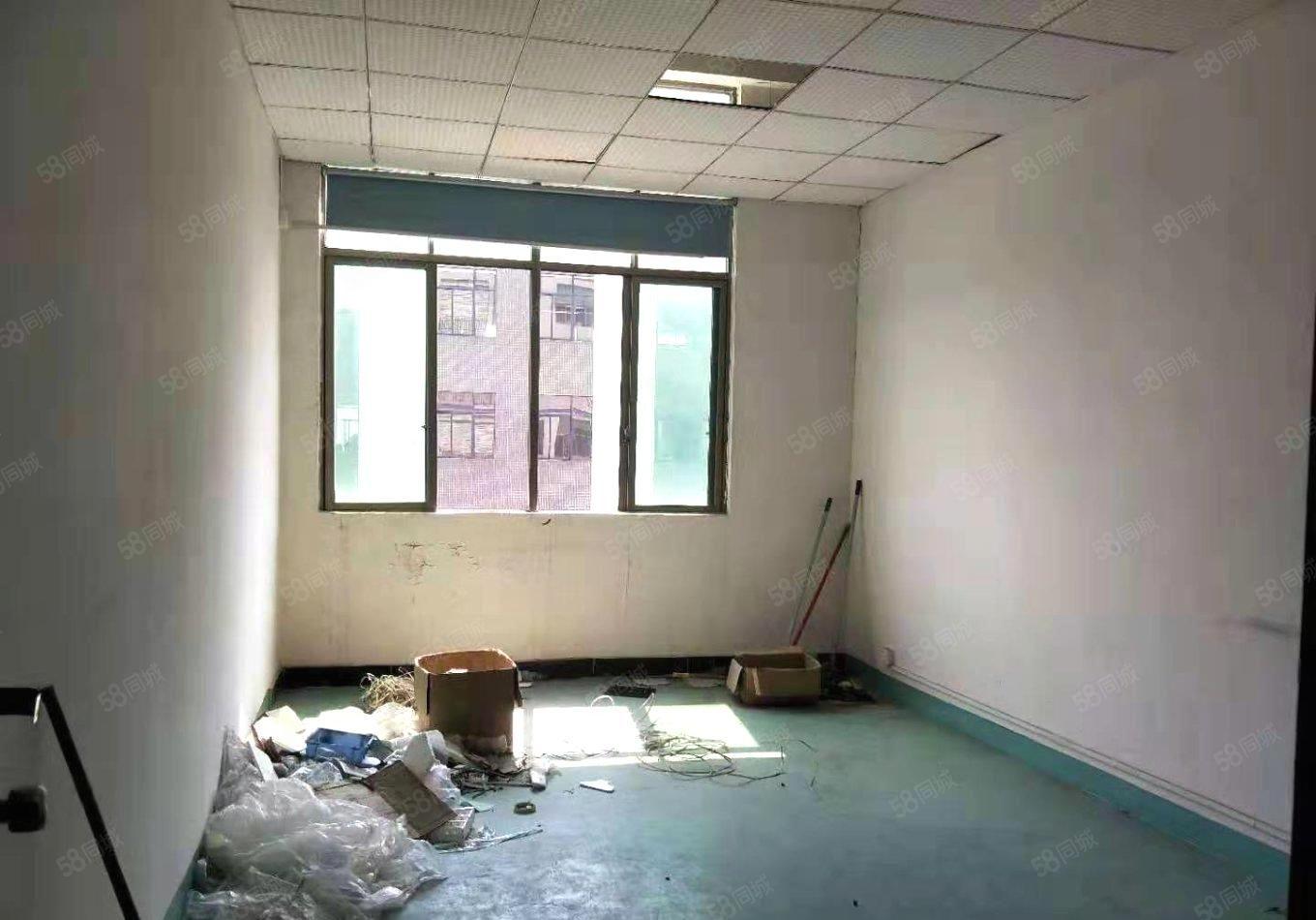 公明田寮107国道旁，大型园区现空出楼上430平精装厂房出租