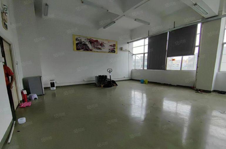 公明上村大马路边上新出（700平重工业厂房，带装修）好招工