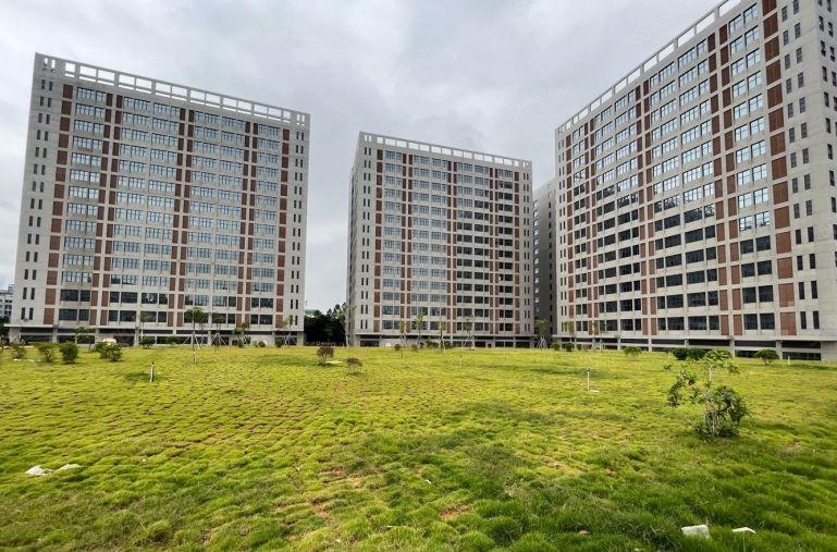 光明新建红本工业园32万平，单层3205平，大小面积可分租