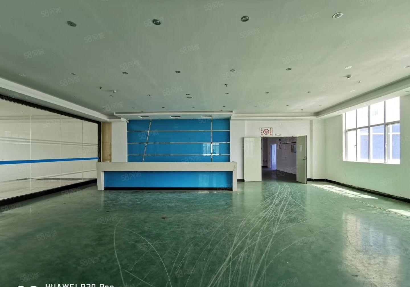 光明新区汽车站附近原房东红本厂房8800平招租