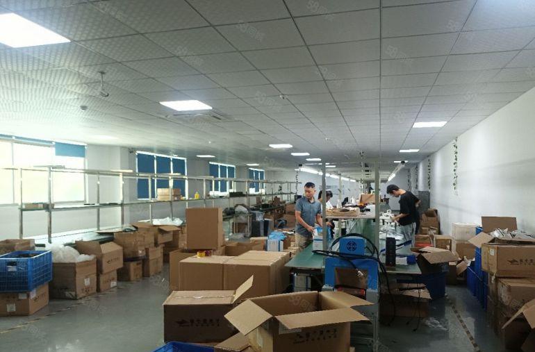 光明楼上厂房出租900平，带前台，精装修办公室，水电齐全！