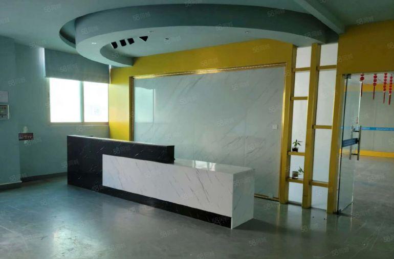 公明田寮精装厂房（1550平一整层，大气前台，隔好的办公室）