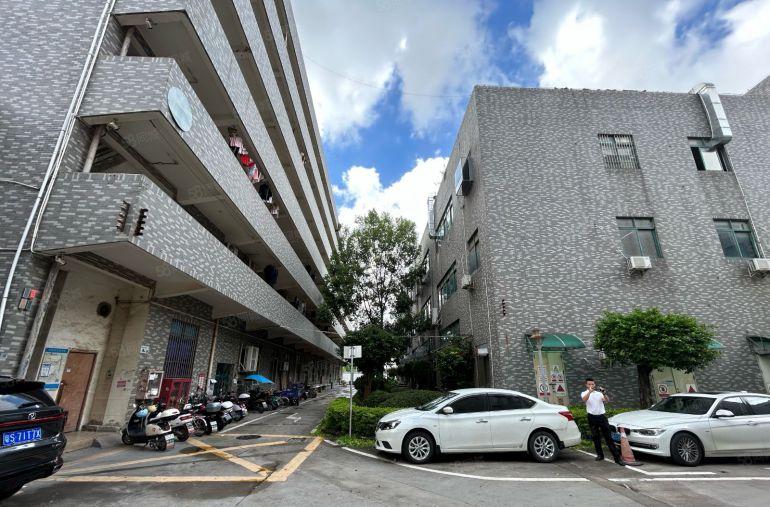 光明楼村地铁口工业园三楼800平带装修厂房出租