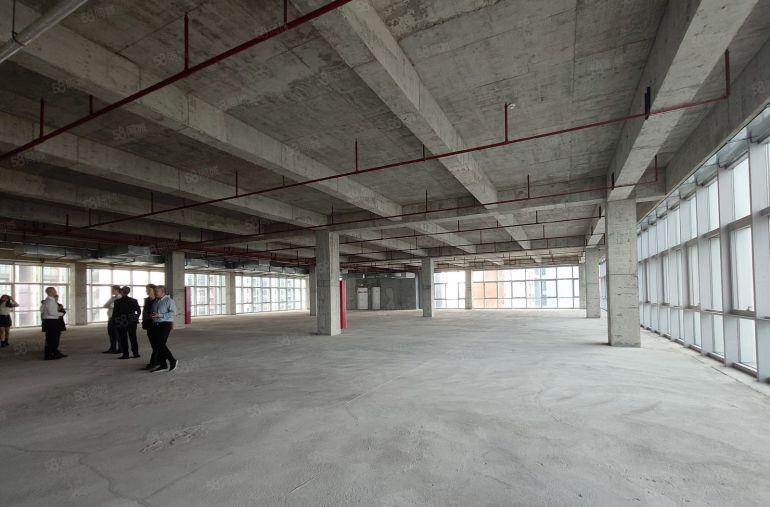 光明凤凰城地铁口花园式全新厂房1260平出租