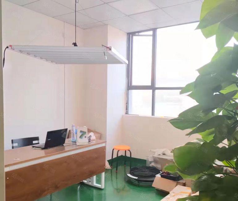 公明甲子塘重工业厂房出租（750平精装现成吊机口，3吨货梯）