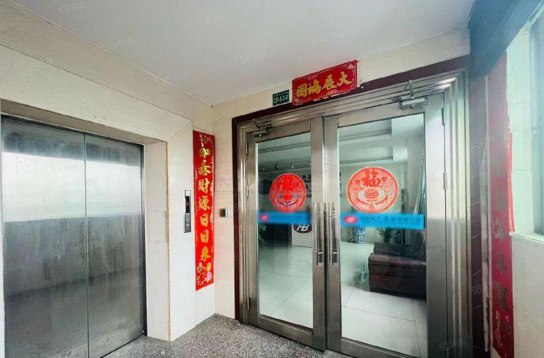 光明高新区华强创意产业园3楼整层3500平房红本厂房直租