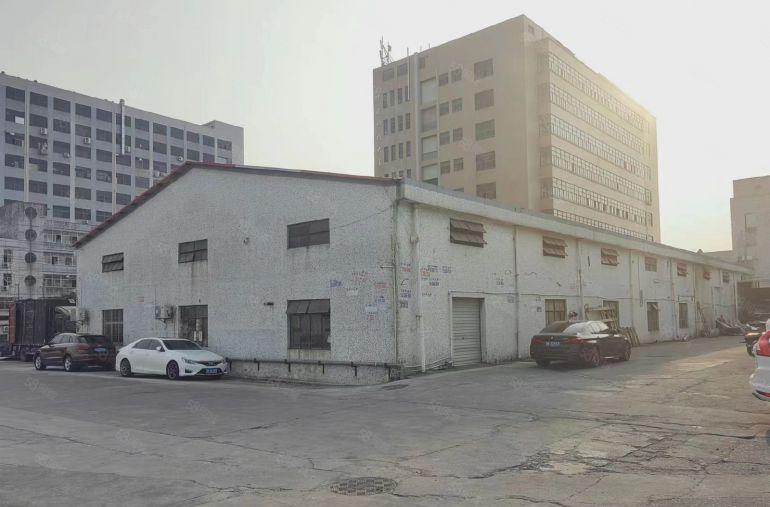 公明圳美光侨路旁钢构厂房1020平，带阁楼办公室，水电主线