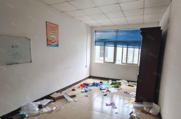 光明上村新出精装厂房办公室600平报价26水电齐全