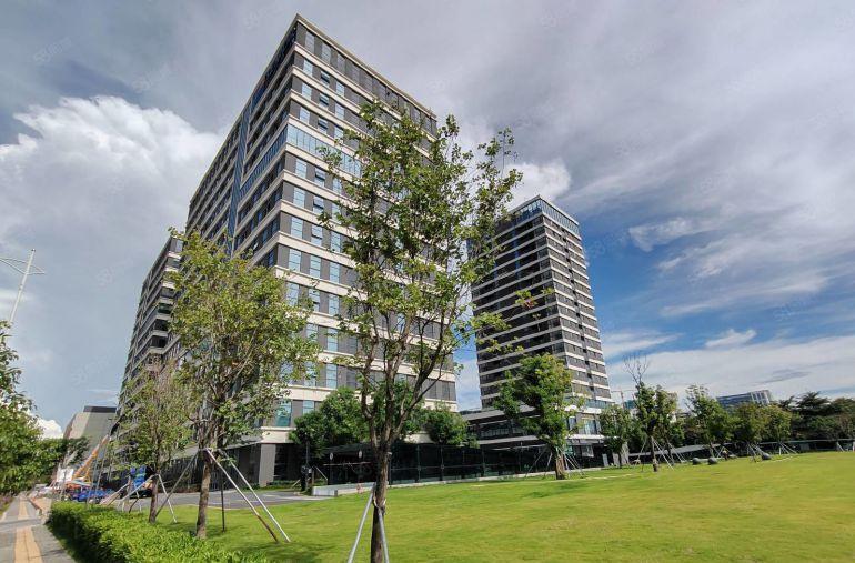 免租6个月光明地铁口研发厂房租20元享受政府补贴