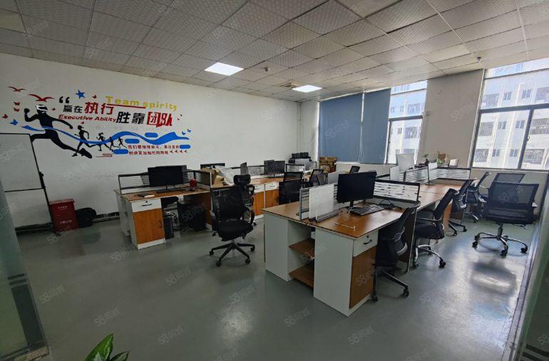 公明街道新出楼上1200平精装厂房，。适合各种行业