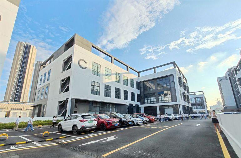 公明楼村地铁站附近原房东楼上精装修厂房1500平出租可分