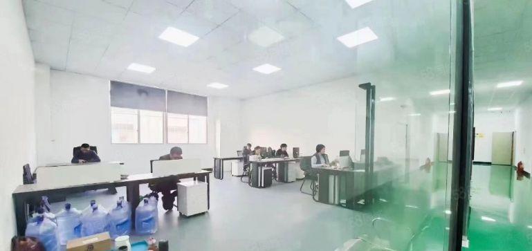 光明地铁口新出原房东厂房出租整层1500平全新地坪漆水电齐全