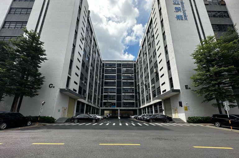 光明原房东高新产业园楼上整层精装厂房出租1500平