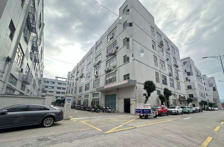 光明原房东一楼实际面积1500平，23元，200起分租