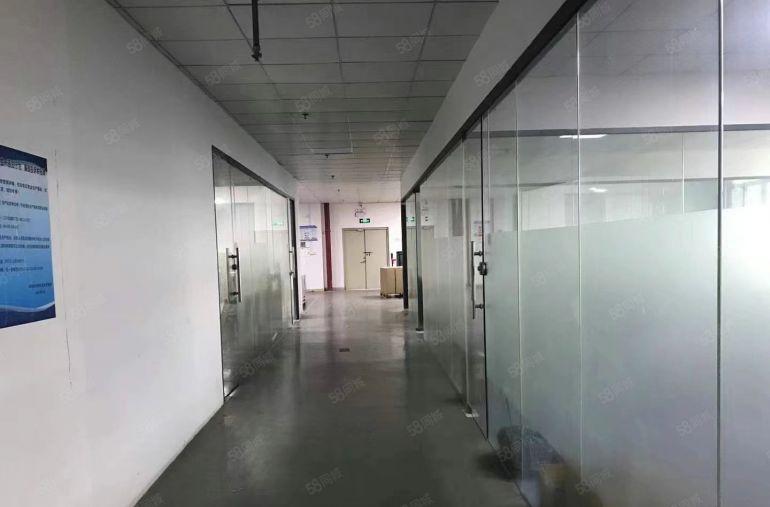 公明原房东厂房出租1550平3吨货梯，带消防喷淋，好招工