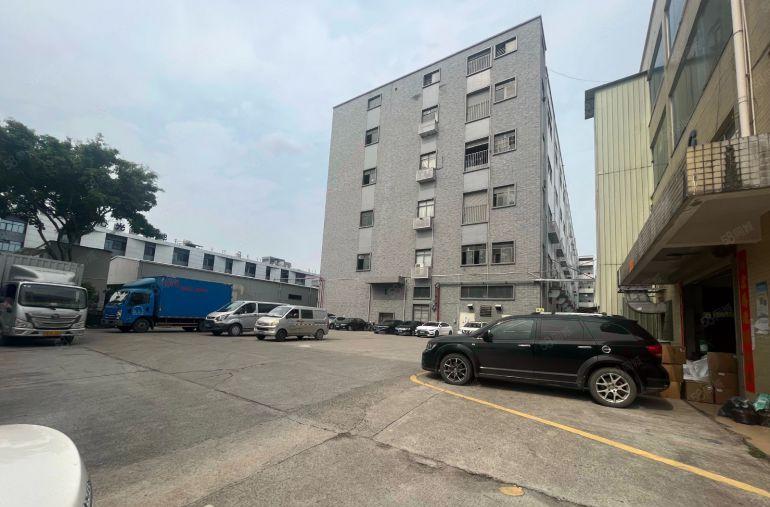 公明楼村带装修原房东18元平方米厂房出租